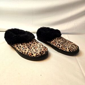 Dluxe animal print slippers, W 7-8